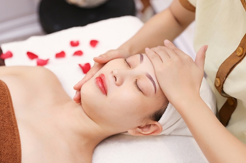 Có nên đi spa chăm sóc da? Lợi ích của việc chăm sóc da tại spa
