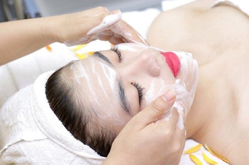Có nên đi spa chăm sóc da? Lợi ích của việc chăm sóc da tại spa