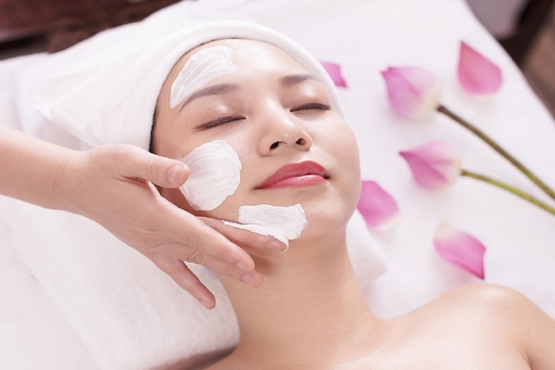 Có nên đi spa chăm sóc da? Lợi ích của việc chăm sóc da tại spa