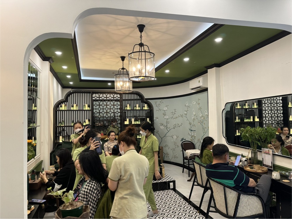 Tại An Miên Spa với không gian sang trọng, hiện đại thu hút khách hàng
