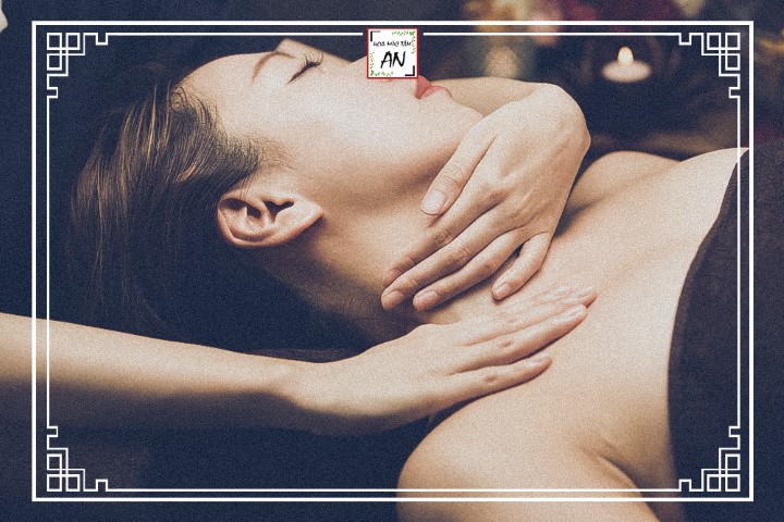 Hình ảnh gội đầu thư giãn trong spa chuyên nghiệp